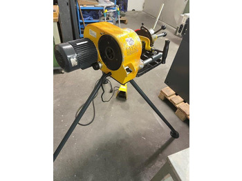 Μηχανήμα επεξεργασίας μετάλλου