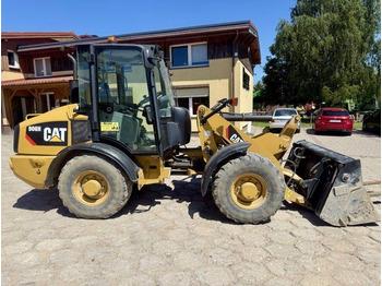 Ελαστιχοφόρος φορτωτής CATERPILLAR 906H