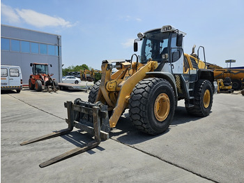 Ελαστιχοφόρος φορτωτής LIEBHERR L 550