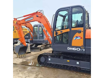 Ερπυστριοφόρος εκσκαφέας DOOSAN DH60