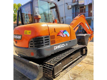 Ερπυστριοφόρος εκσκαφέας Awesome Performance Korea Imported Small Scale Used Doosan Dh60 Excavator in Shanghai: φωτογραφία 4