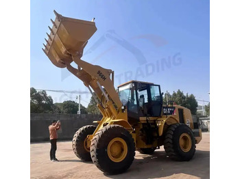 Ελαστιχοφόρος φορτωτής CATERPILLAR 966H