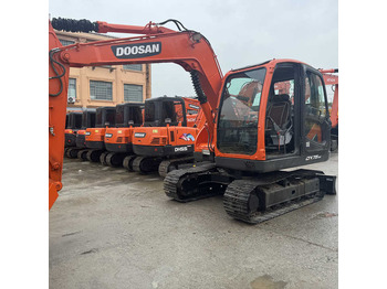 Ερπυστριοφόρος εκσκαφέας DOOSAN DX60-9C