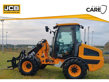 Τροχοφόρος εκσκαφέας JCB 407