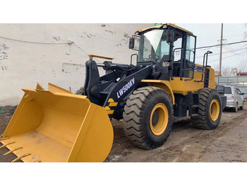 Ελαστιχοφόρος φορτωτής XCMG LW500KV