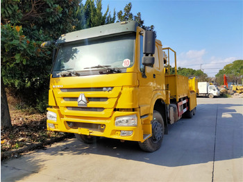 Φορτηγό ανατρεπόμενο, Φορτηγό με γερανό Howo 375: φωτογραφία 3