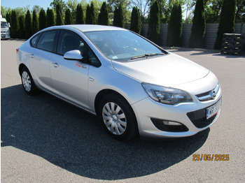 Λιμουζίνα/ Sedan OPEL