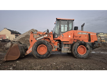 Ελαστιχοφόρος φορτωτής DOOSAN DL250