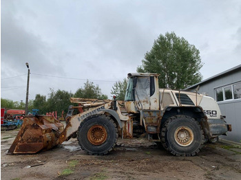 Ελαστιχοφόρος φορτωτής Liebherr L 550 2Plus2 FOR PARTS: φωτογραφία 2