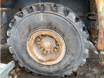 Ελαστιχοφόρος φορτωτής Liebherr L 550 2Plus2 FOR PARTS: φωτογραφία 4