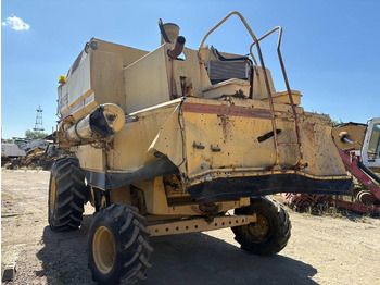 Θεριζοαλωνιστική μηχανή New Holland TF 44: φωτογραφία 3