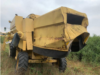 Θεριζοαλωνιστική μηχανή New Holland TX 32: φωτογραφία 5