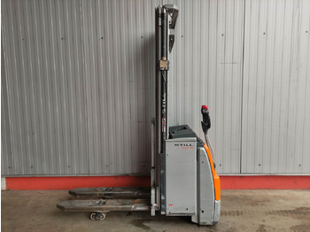 Μηχάνημα στοίβαξης STILL