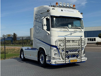 Τράκτορας VOLVO FH13 460