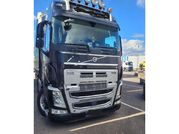 Τράκτορας VOLVO FH
