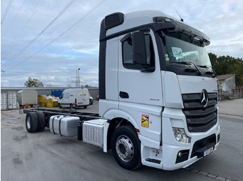 Φορτηγό σασί MERCEDES-BENZ Actros 1843