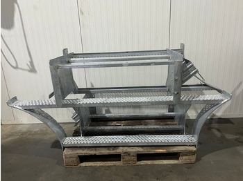 Καμπίνα και εσωτερικό LIEBHERR