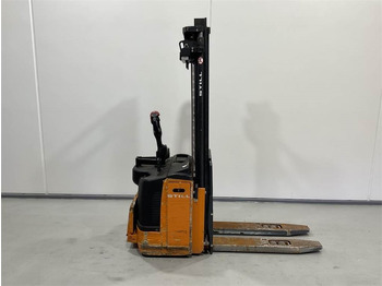 Μηχάνημα στοίβαξης STILL