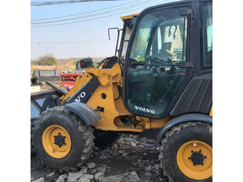 Ελαστιχοφόρος φορτωτής VOLVO