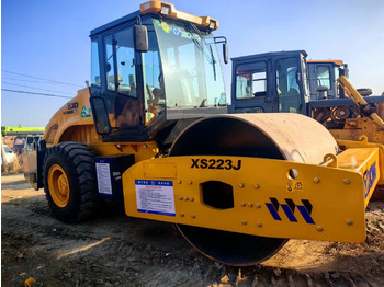 Οδοστρωτήρες XCMG XS223J