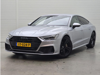 Hatchback AUDI