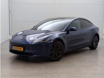 Hatchback TESLA