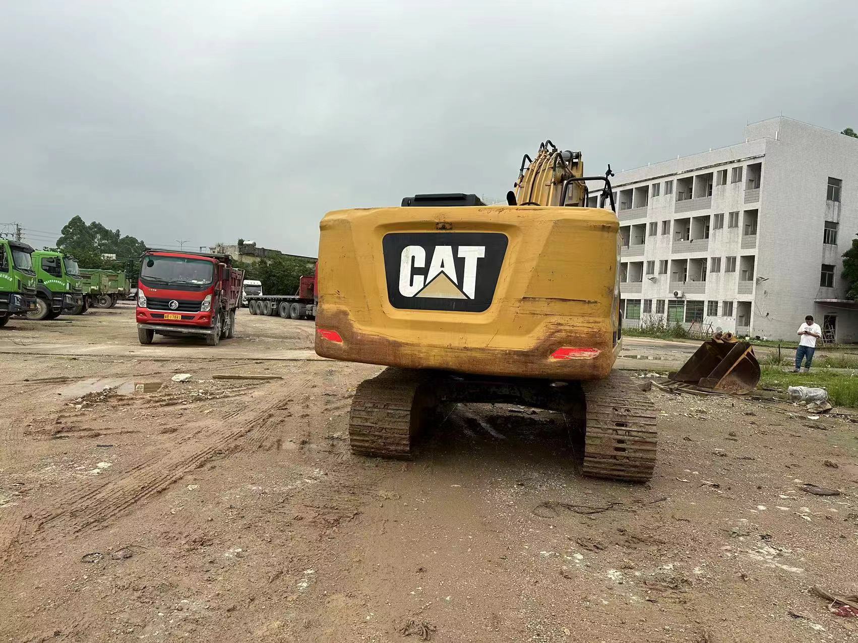 Ερπυστριοφόρος εκσκαφέας CATERPILLAR 320GC: φωτογραφία 3