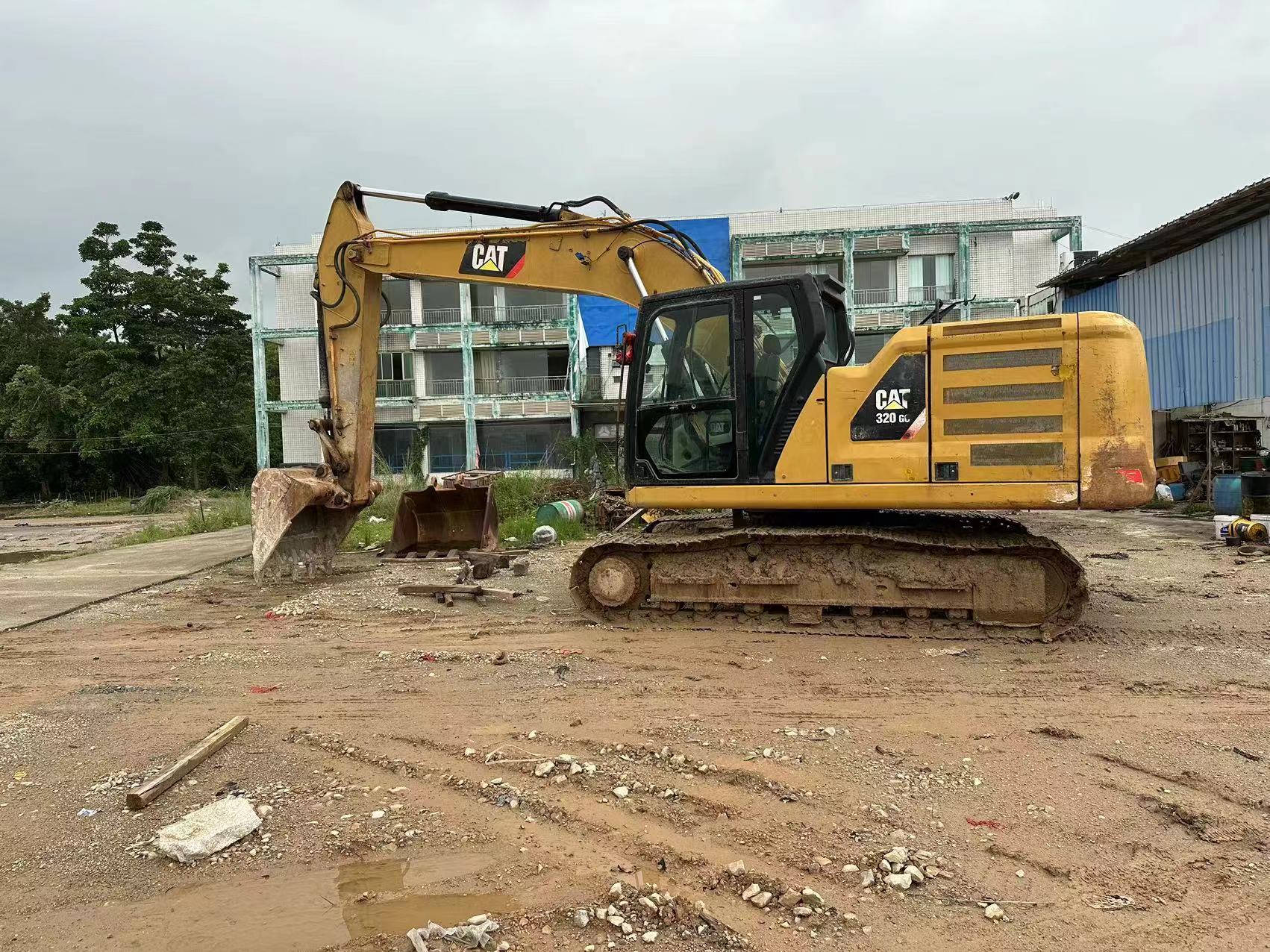 Ερπυστριοφόρος εκσκαφέας CATERPILLAR 320GC: φωτογραφία 2