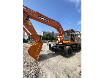 Τροχοφόρος εκσκαφέας DOOSAN DX210