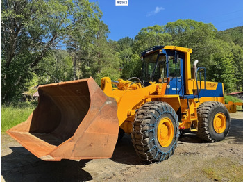Ελαστιχοφόρος φορτωτής KOMATSU WA420