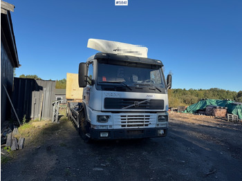 Φορτηγό μεταφοράς εμπορευματοκιβωτίων/ Κινητό αμάξωμα 2002 Volvo FM 6x2.: φωτογραφία 3 Φορτηγό μεταφοράς εμπορευματοκιβωτίων/ Κινητό αμάξωμα 2002 Volvo FM 6x2.: φωτογραφία 3