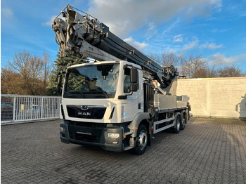 Φορτηγό με γερανό MAN
