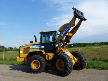 Ελαστιχοφόρος φορτωτής CATERPILLAR 926M