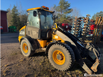 Ελαστιχοφόρος φορτωτής JCB 409