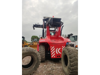 Reachstacker KALMAR: φωτογραφία 2 Reachstacker KALMAR: φωτογραφία 2