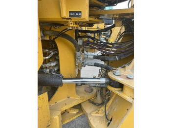 Ελαστιχοφόρος φορτωτής CAT 980 M: φωτογραφία 4