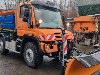 Εκχιονιστικό μηχάνημα Zu vermieten Unimog 405 U427 Winterdienst Schmidt Salzstreuer 423 429 430 Mercedes Benz 318 527 Vermietung: φωτογραφία 4