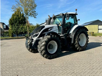 Τρακτέρ VALTRA T214