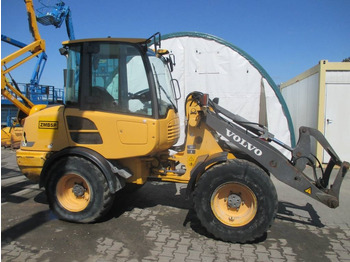 Ελαστιχοφόρος φορτωτής VOLVO L25F
