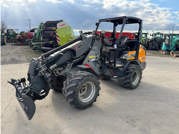 Τηλεσκοπικός μπροστινός φορτωτής GIANT