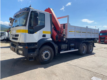 Φορτηγό με γερανό IVECO Trakker