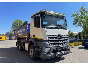 Φορτηγό ανατρεπόμενο MERCEDES-BENZ Arocs 2545