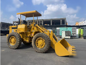 Ελαστιχοφόρος φορτωτής CATERPILLAR 910: φωτογραφία 2