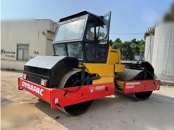 Ασφαλτικός οδοστρωτήρας DYNAPAC