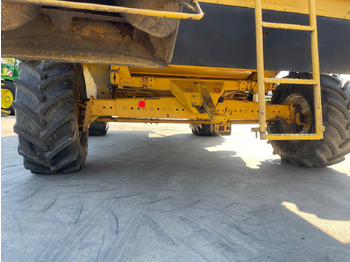 Μίσθωση NEW HOLLAND MIETITREBBIA TF 78 NEW HOLLAND MIETITREBBIA TF 78: φωτογραφία 4 Μίσθωση NEW HOLLAND MIETITREBBIA TF 78 NEW HOLLAND MIETITREBBIA TF 78: φωτογραφία 4