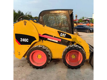 Φορτωτής πλάγιας ολίσθησης CATERPILLAR