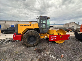 Ασφαλτικός οδοστρωτήρας DYNAPAC CA301D: φωτογραφία 4