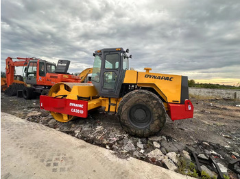 Ασφαλτικός οδοστρωτήρας DYNAPAC CA301D: φωτογραφία 2