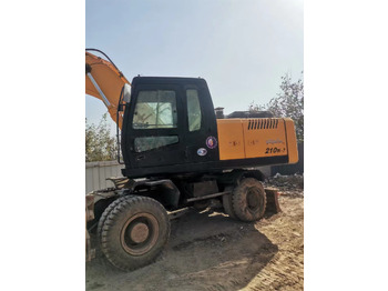 Τροχοφόρος εκσκαφέας HYUNDAI R210