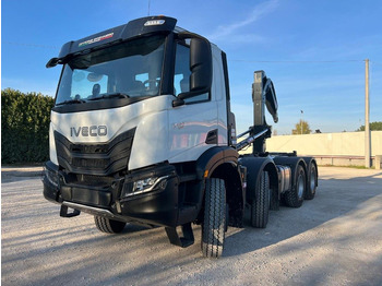 Φορτηγό φόρτωσης γάντζου IVECO Trakker